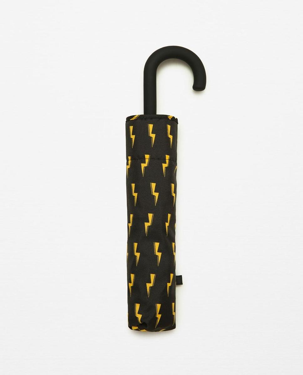 Regalos para el amigo invisible, paraguas plegable de Zara (12,99€)