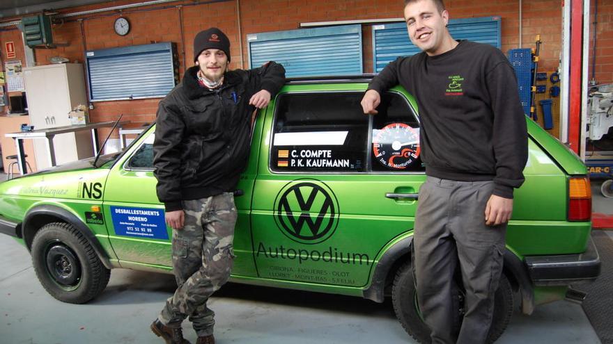 Philip Kaufmann i Carles Compte amb el Volkwagen Golf.