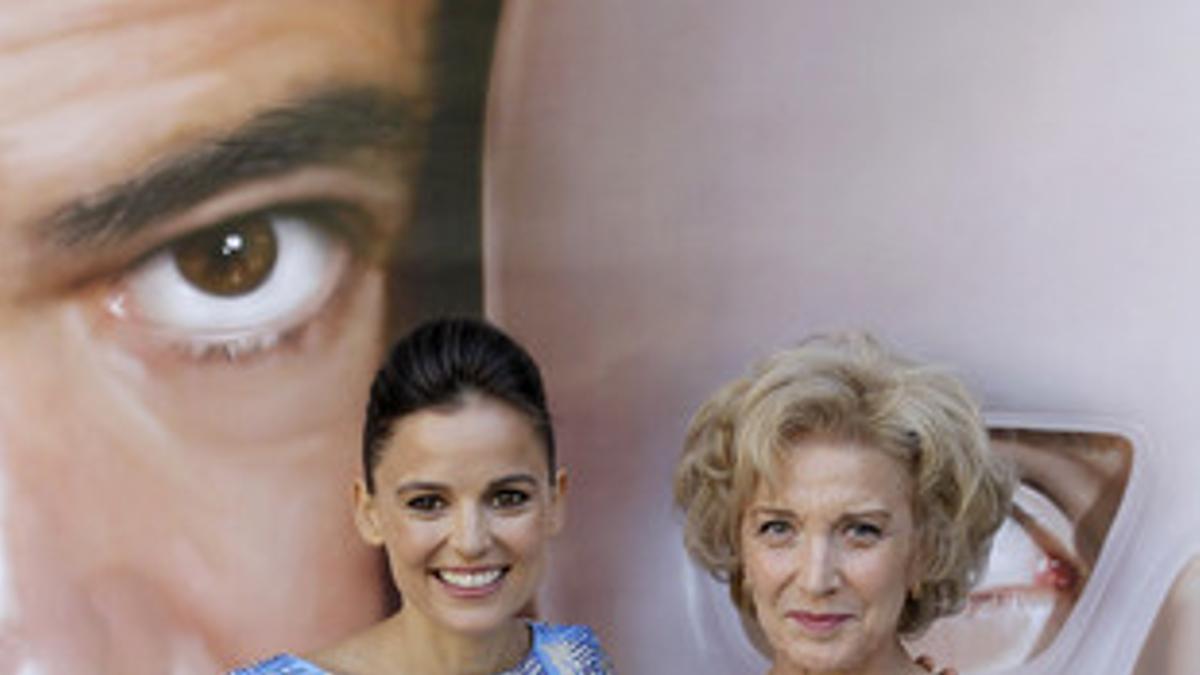 Elena Anaya y Marisa Paredes en el photocall de La piel que habito.