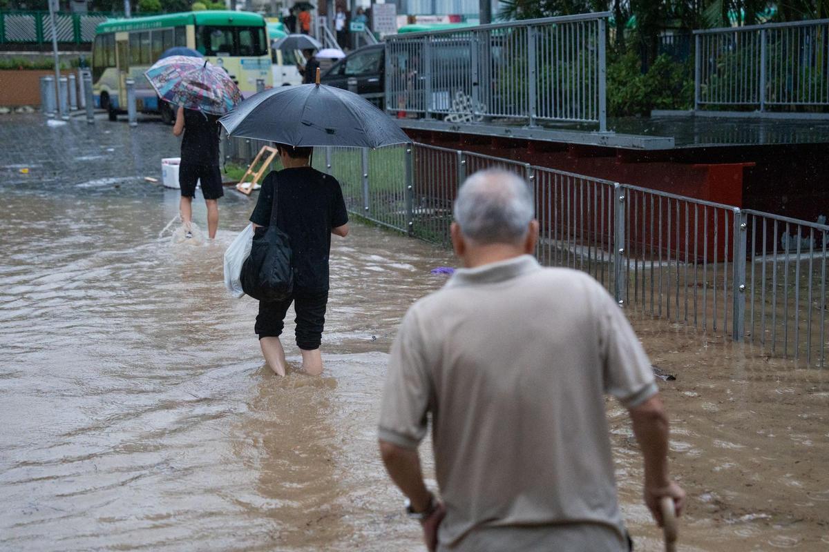 Hong Kong, gravemente inundado por el mayor temporal en 140 años