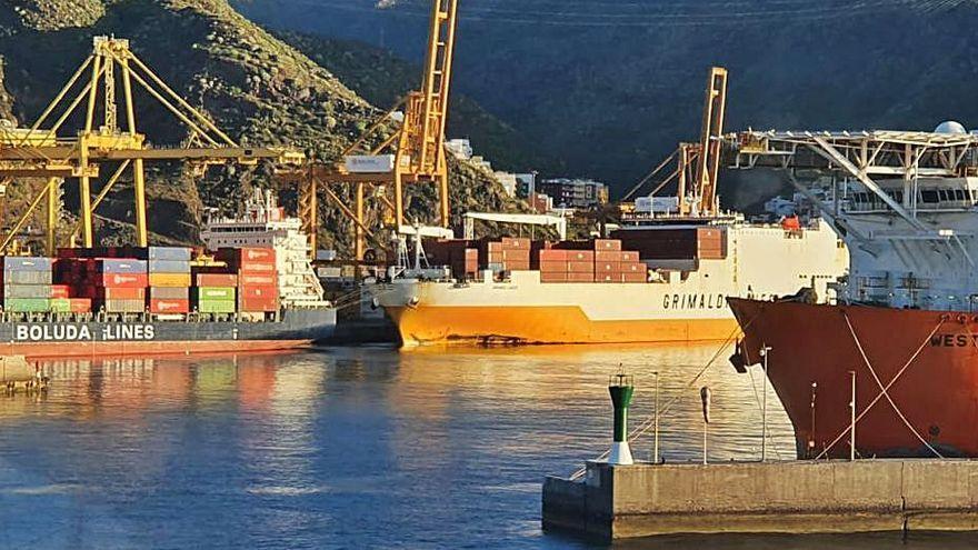 Canarias, la comunidad que más crece en exportaciones en mayo