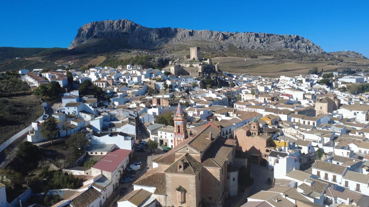 Panorámica de Cañete la Real.