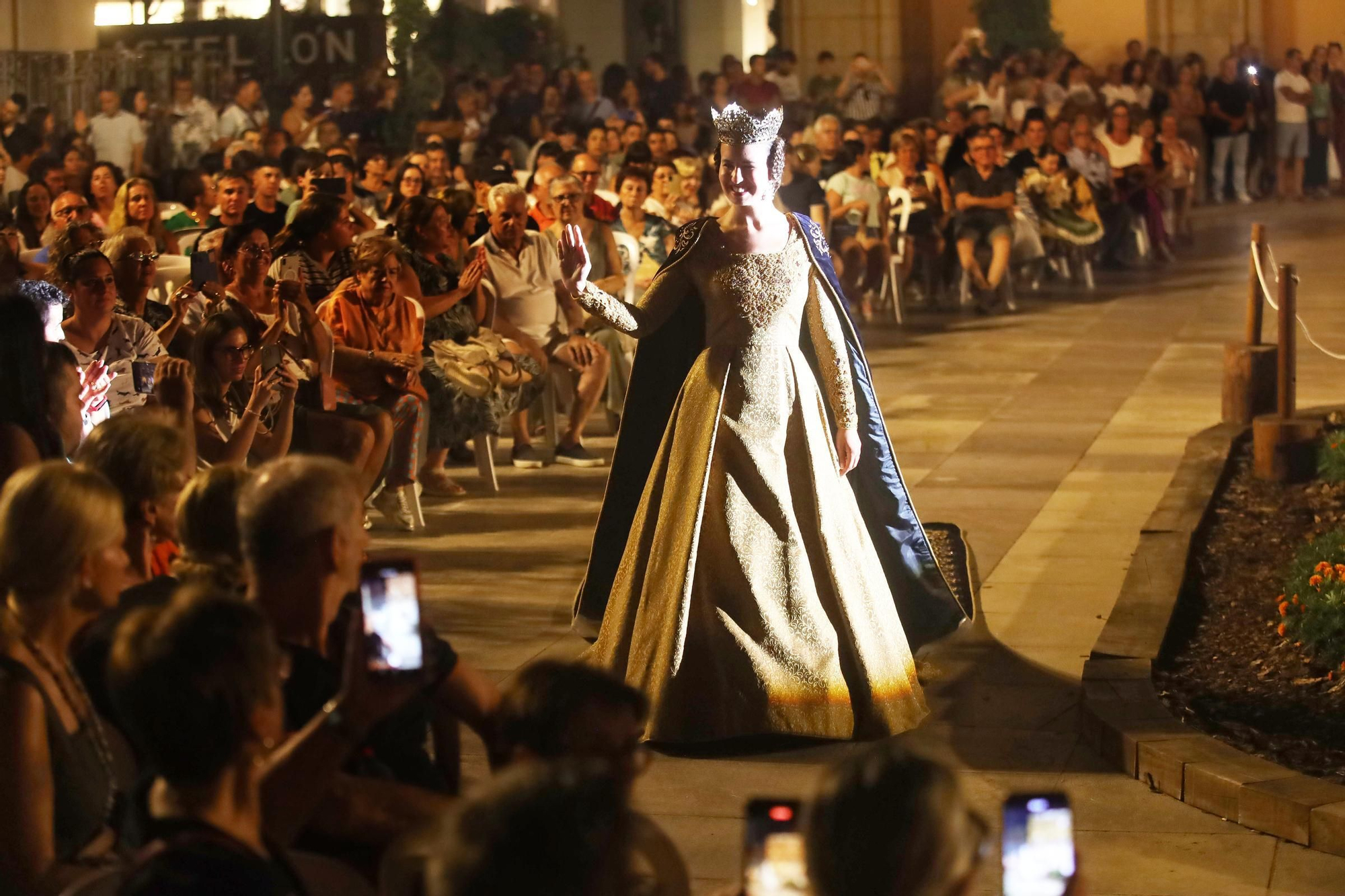 Jaume I ‘refunda’ la ciudad en un espectáculo de tradición
