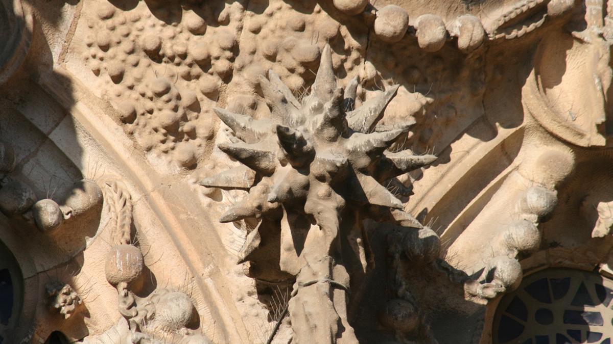 La estrella de Belén, en la fachada del Nacimiento de la Sagrada Família