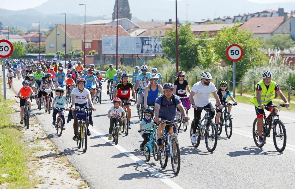 Más de un millar de miñoranos pedalean juntos