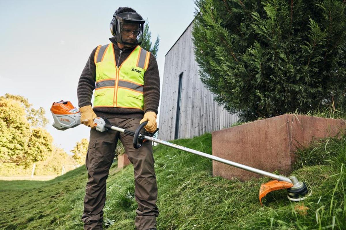 Trabajos con desbrozadora STIHL