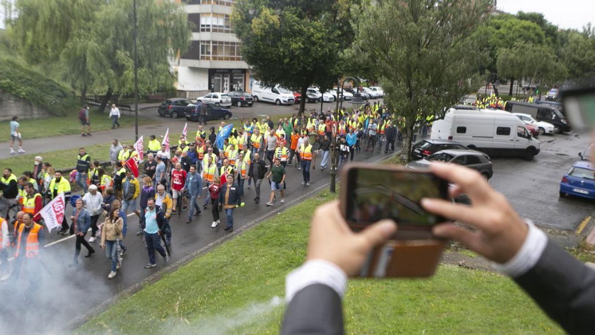 La marcha cruza la localidad de Raíces Nuevo.