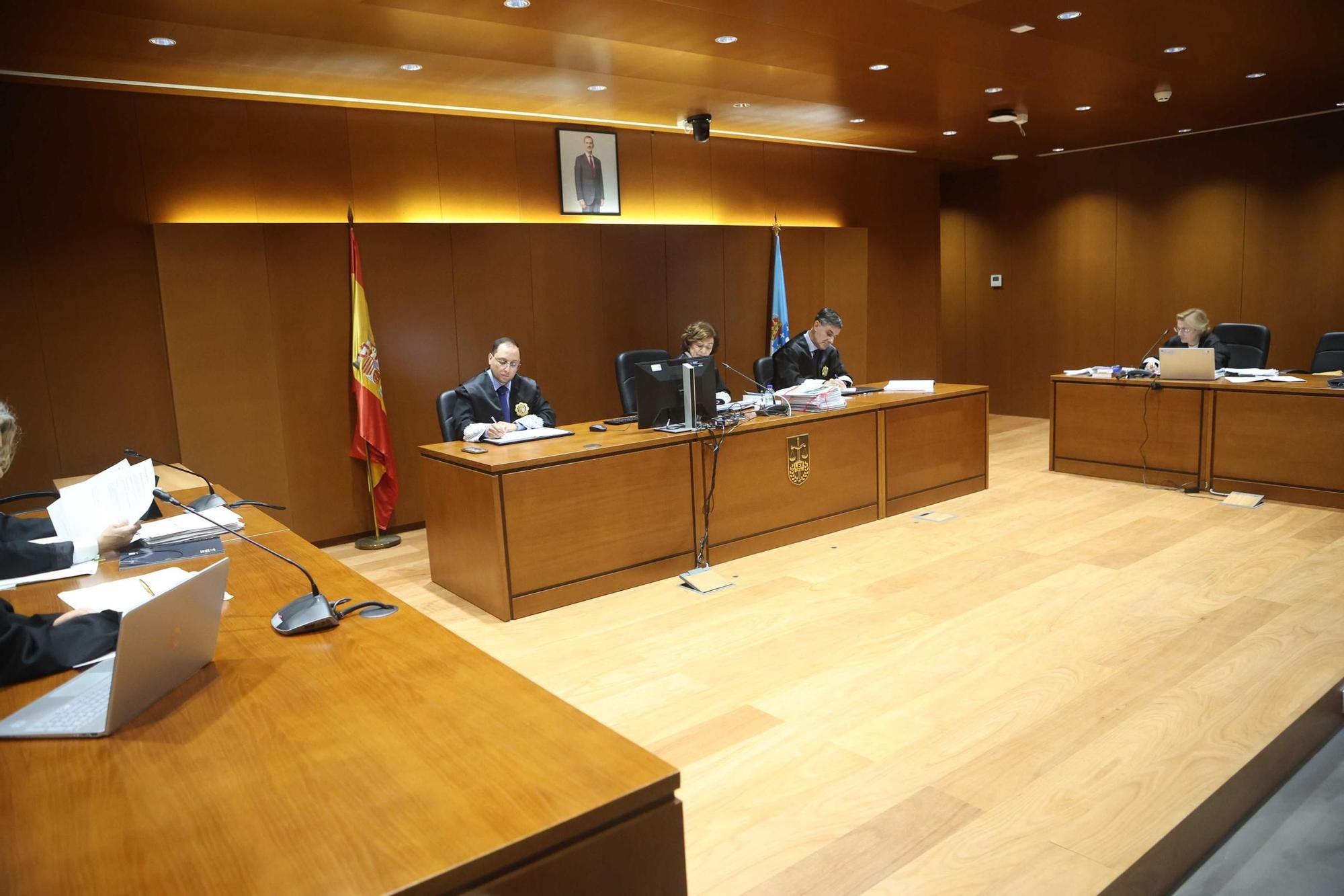 Arranca el juicio contra el alcalde de Oleiros por el derribo de Casa Carnicero