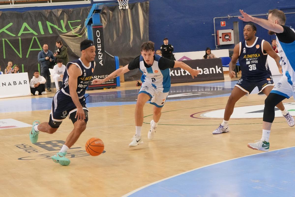 EN IMÁGENES: Así fue la victoria del Alimerka Oviedo Baloncesto en la cancha del Gipuzkoa Basket (79-93)