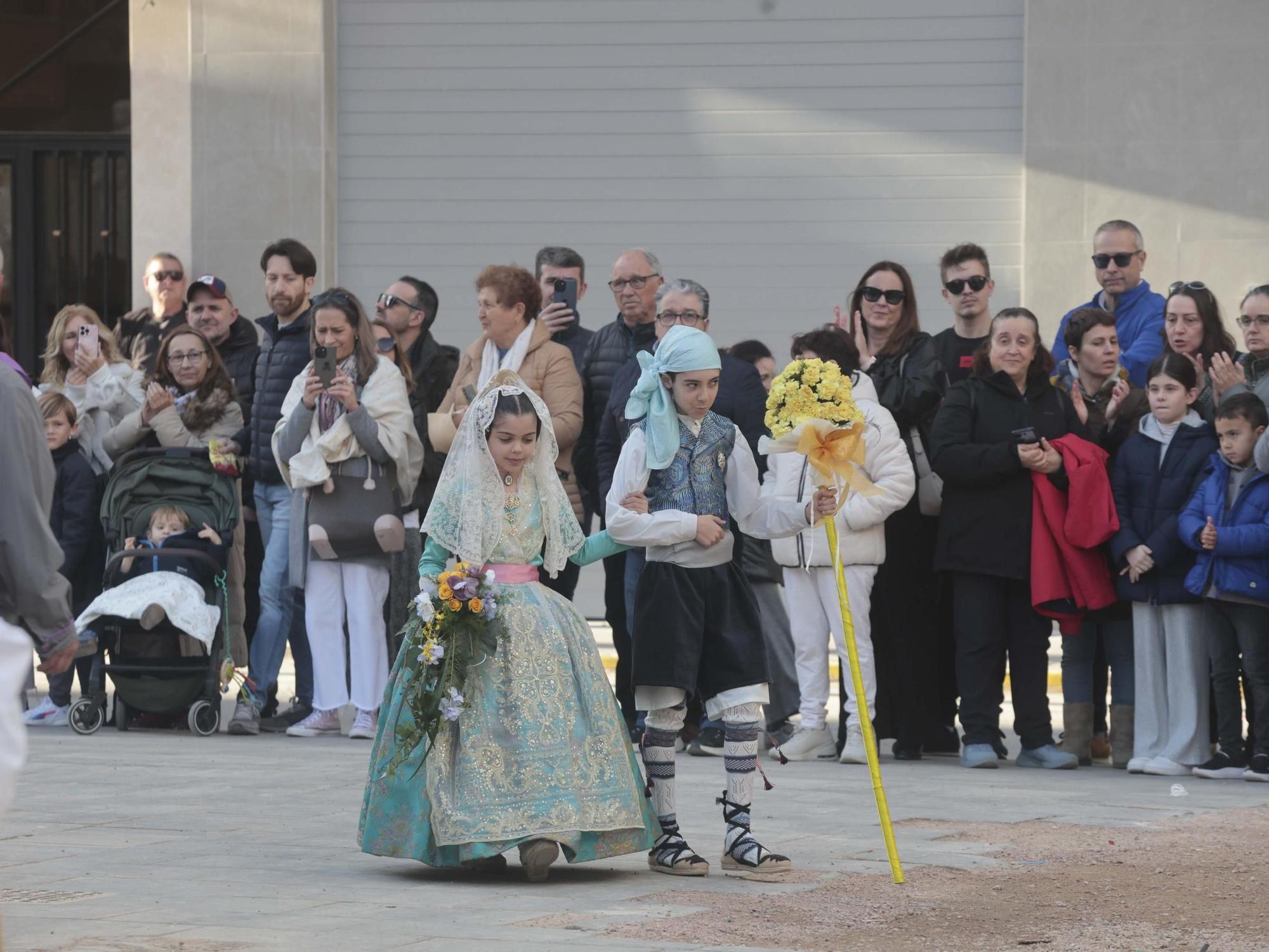 Emotiva Ofrenda en Paiporta