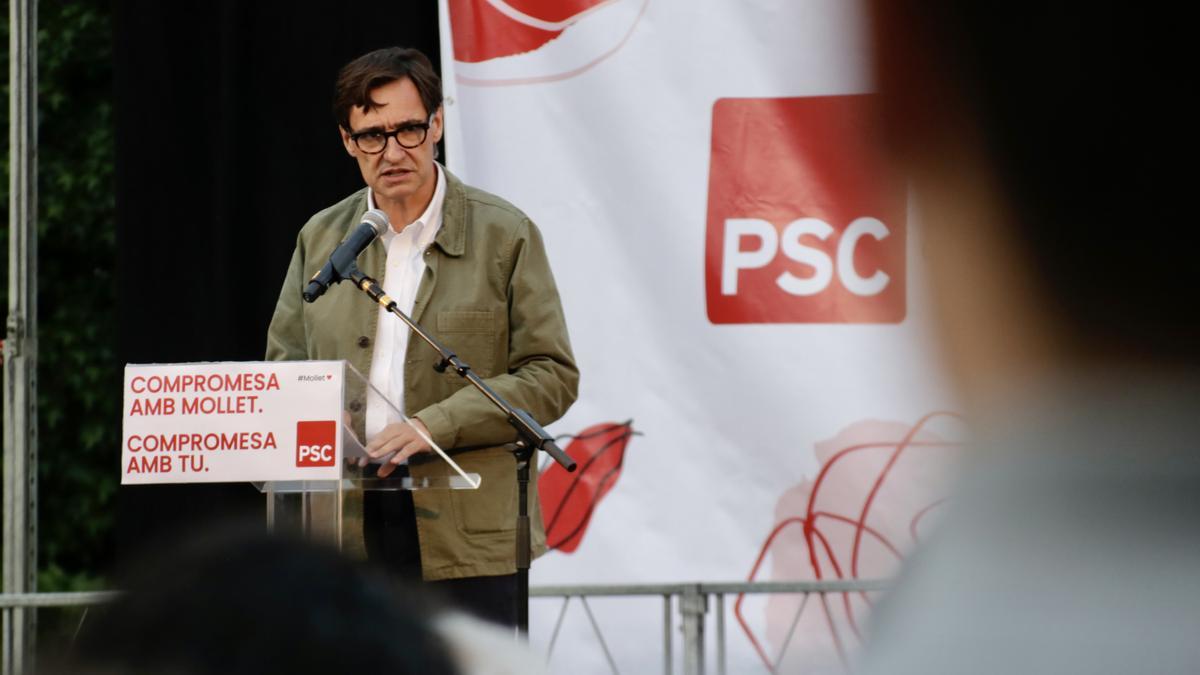 El primer secretari del PSC, Salvador Illa, intervé a l'acte de campanya del partit a Mollet del Vallès
