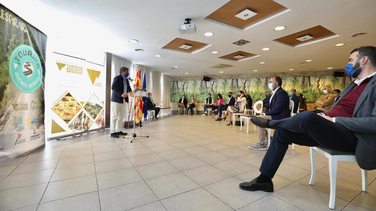 Un momento de la presentación de la jornada en Alcoy