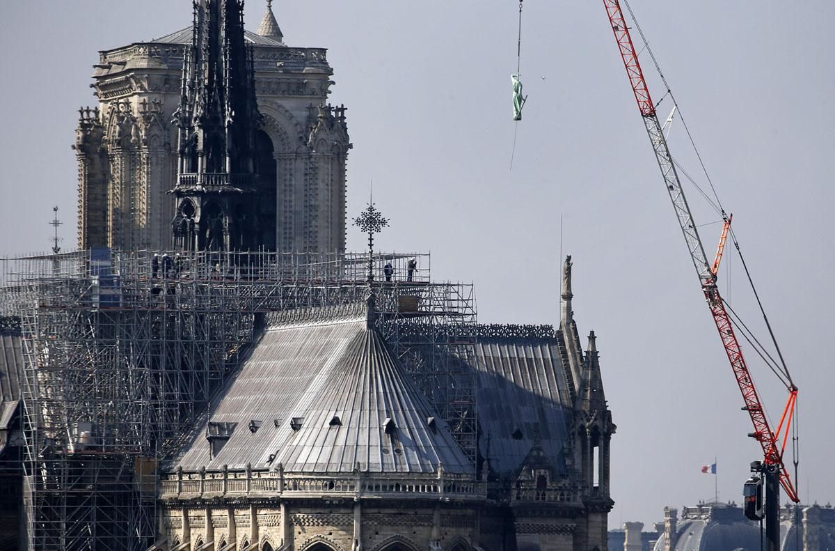 Arde la catedral de Nôtre Dame de París