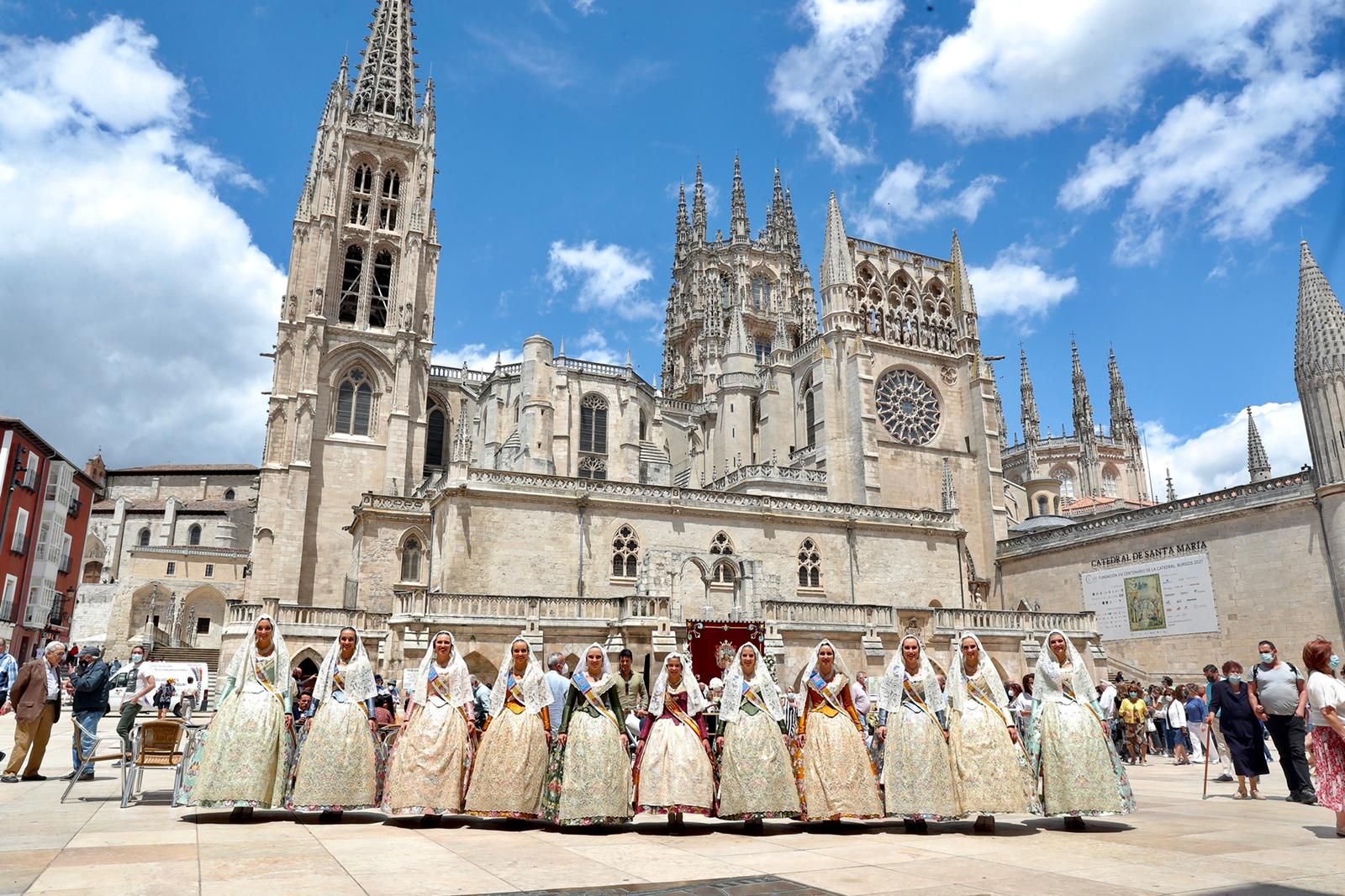 La corte mayor y la fallera mayor infantil visitan Burgos