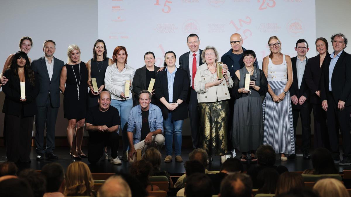 Los profesionales premiados en la gala del 125º aniversario del Gremi de Pastisseria de Barcelona.