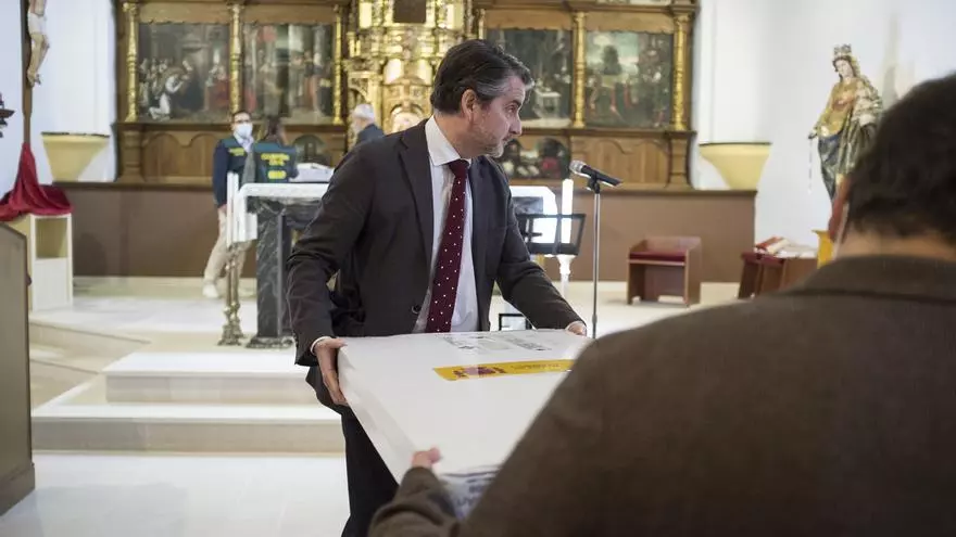 Así ha sido la devolución de las dos tablas robadas de la iglesia de Barcial del Barco en 1979