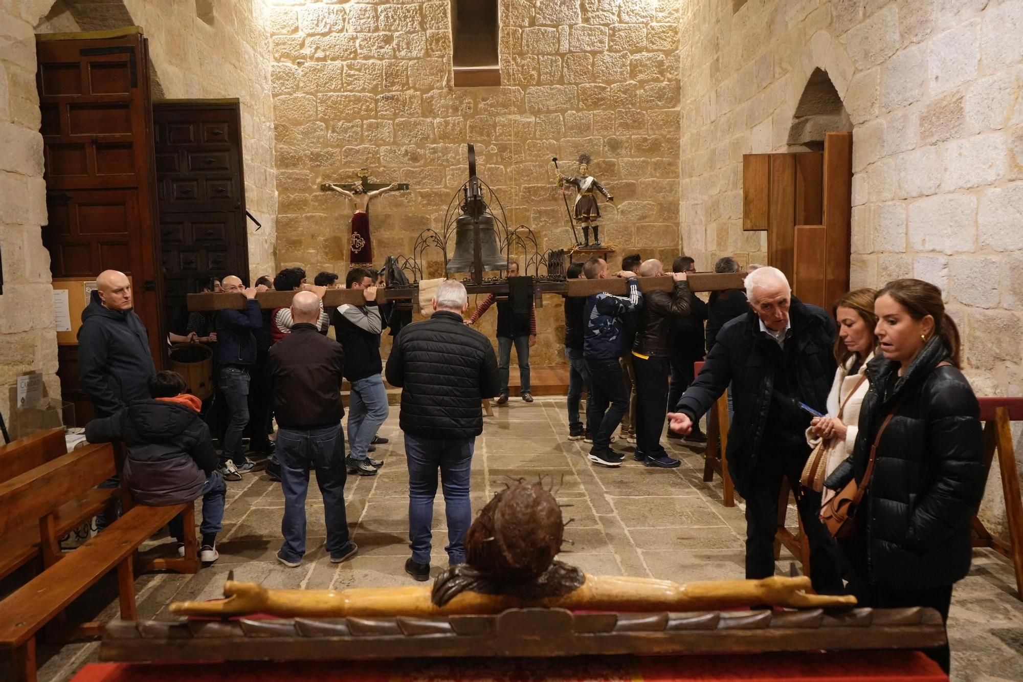 GALERÍA | Así prepara el Espiritu Santo la procesión del Viernes de Dolores en Zamora