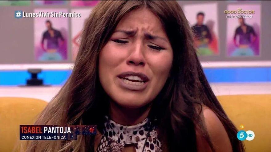 Isa Pantoja, destrozada y llorando por su preocupante estado de salud: &quot;Me asfixio&quot;