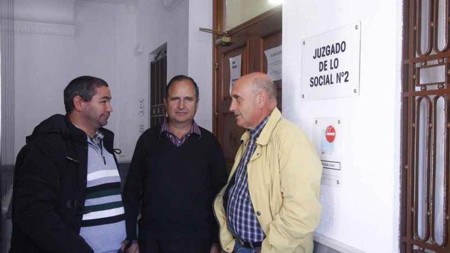 Los extrabajadores de la estación pedirán la subrogación en el TSJ