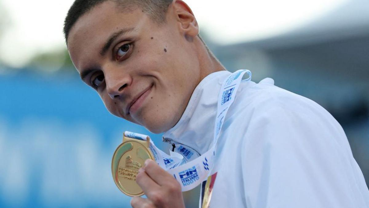 David Popovici, con la medalla de oro |  // REUTERS