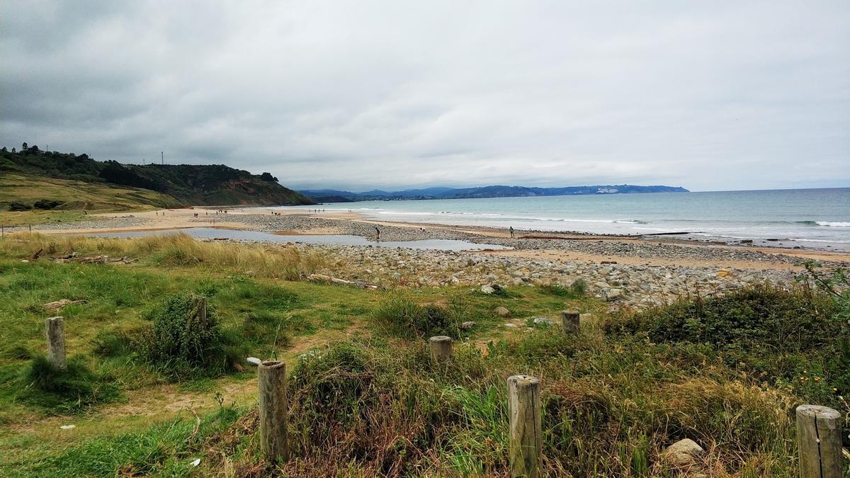 La playa de Vega, en Ribadesella.