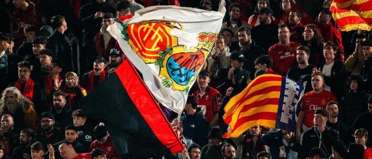 Aficionados del Mallorca en Son Moix.