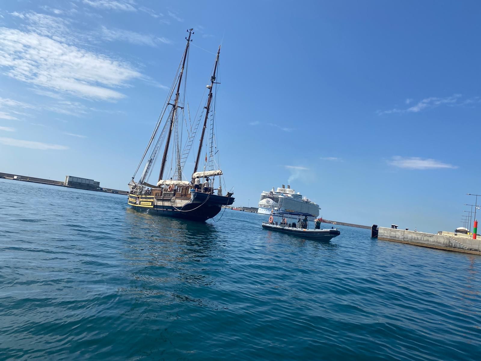 Protestas por la llegada a Mallorca del 'Wonder of the Seas', el crucero más grande del mundo