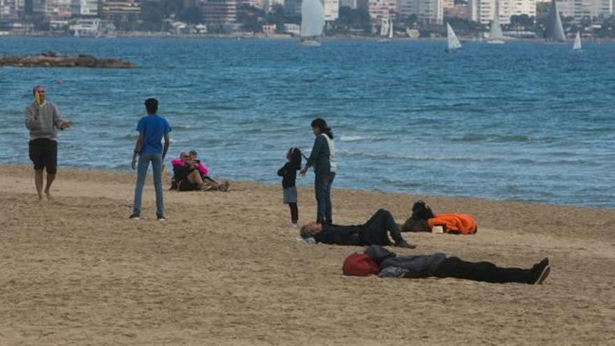 Las temperaturas bajan dos grados pero siguen sin esperarse lluvias