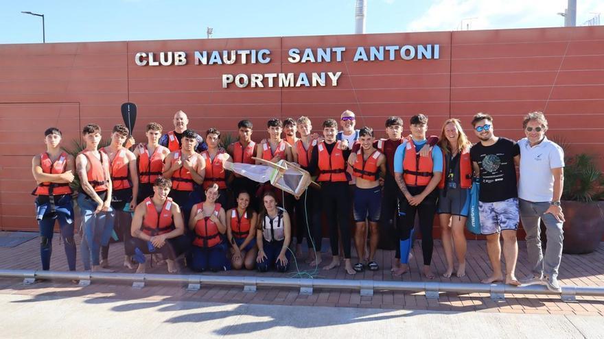 Estudiantes de Ibiza destapan la huella de los microplásticos en la bahía de Portmany