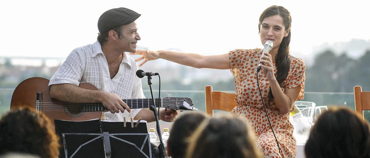 Silvia Pérez Cruz, en una actuación este verano en Cambados. / Iñaki Abella