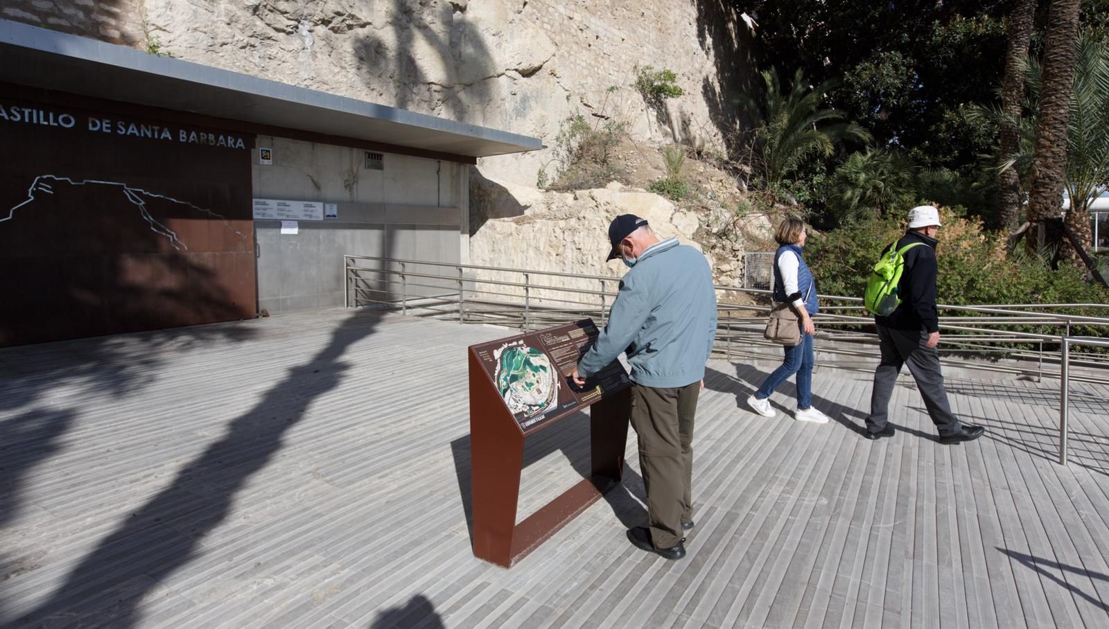 El ascensor del castillo de Santa Bárbara, otra vez fuera de servicio