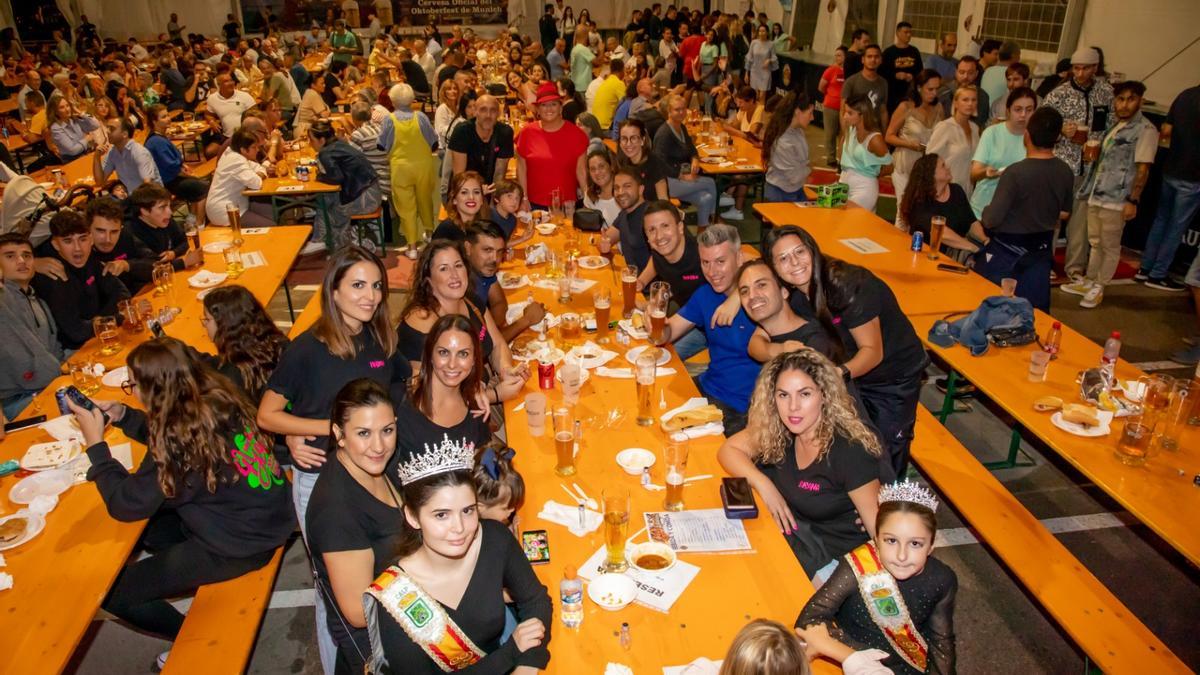 La Comisión de fiestas 2023 de Calp organiza la OktoberFesters