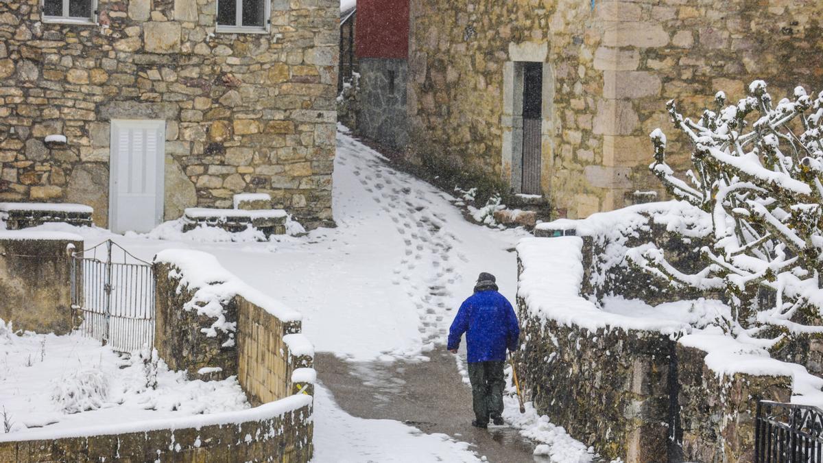El primer gran temporal del otoño llega Asturias con frío y nieve