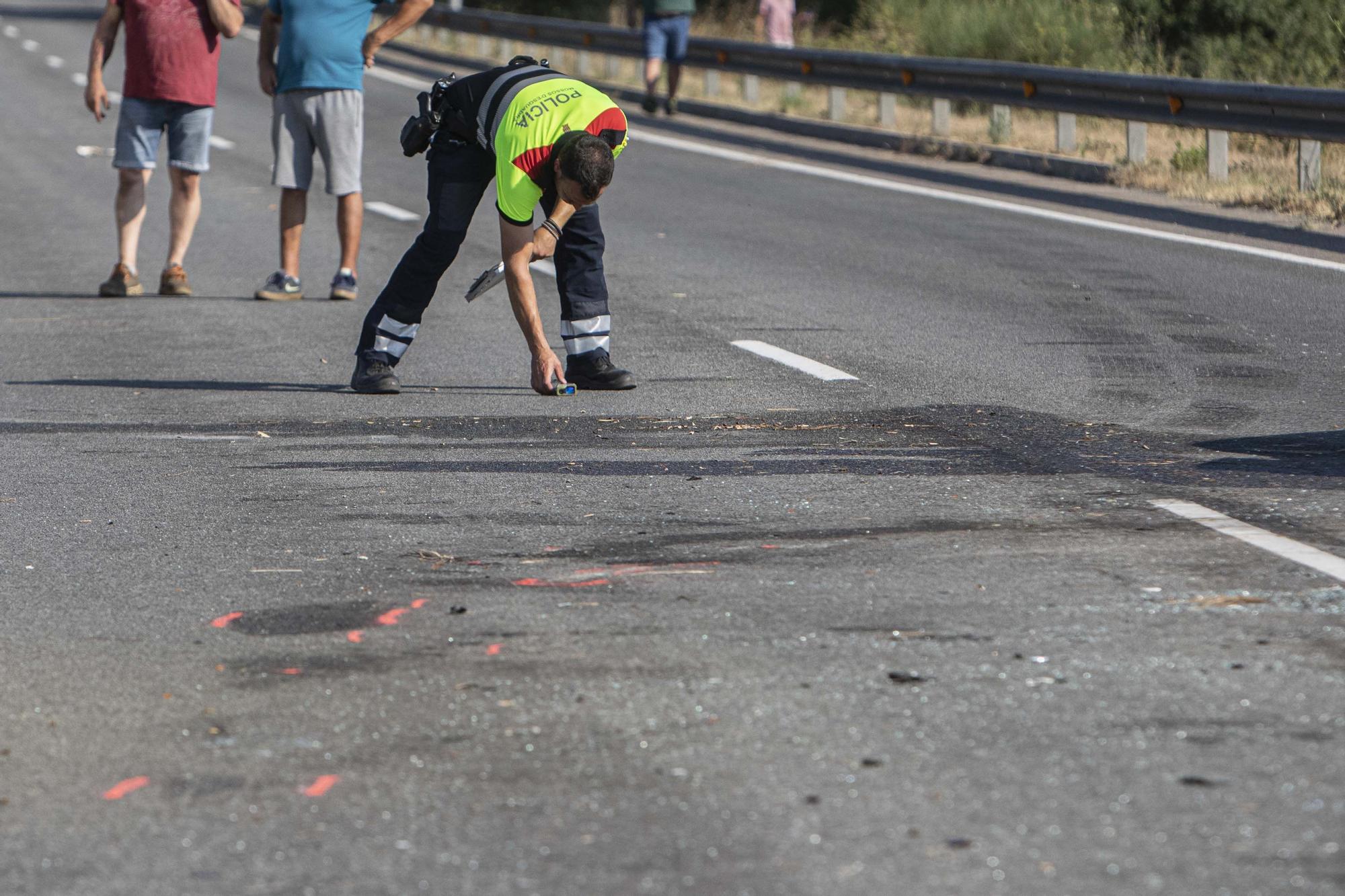 Mor la conductora d'un turisme després de xocar amb un camió a Llagostera