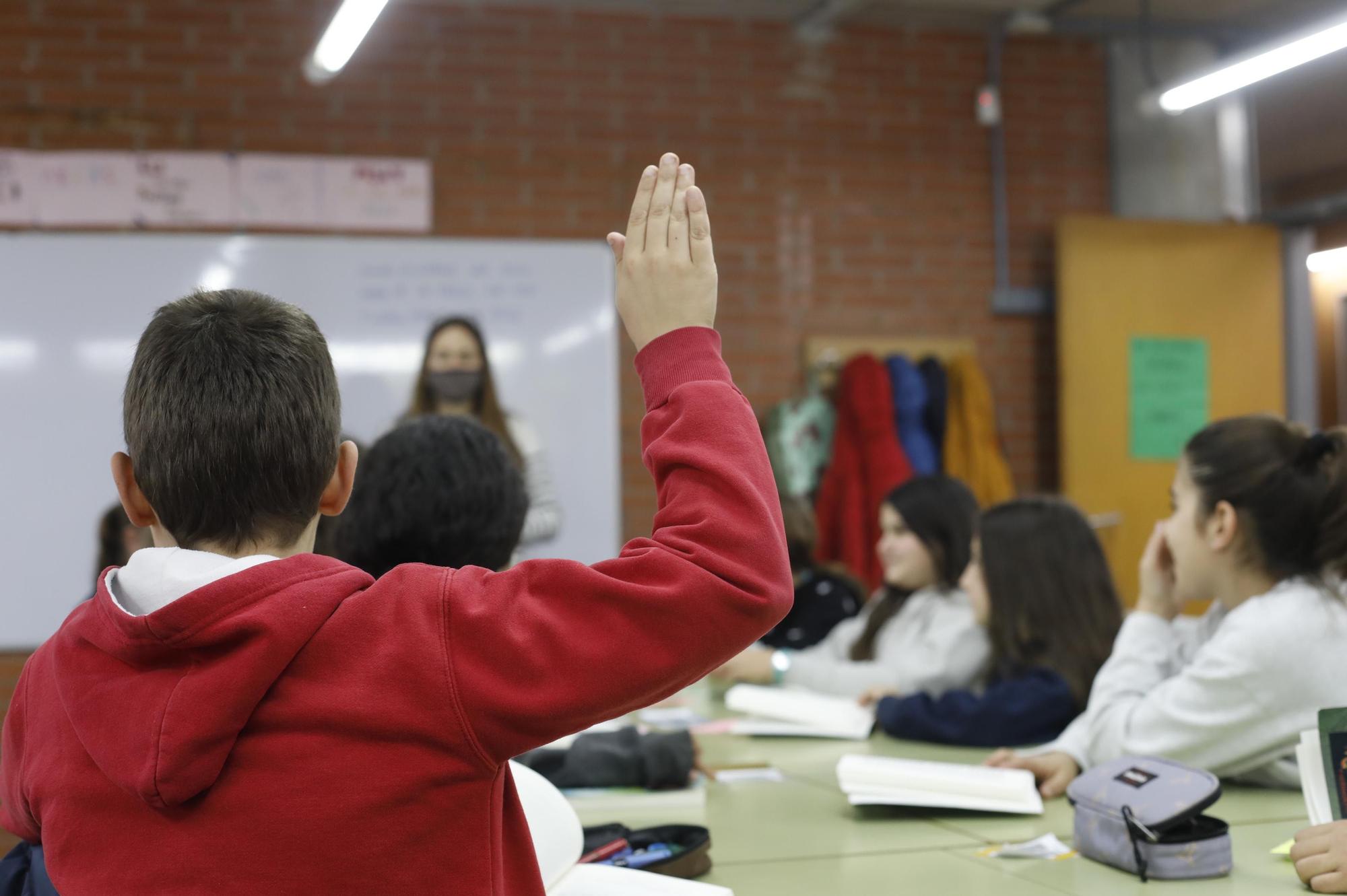 Primer dia sense mascareta a les aules