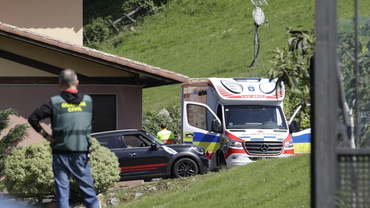 Hallan a un matrimonio tiroteado en su cama en Lena: el marido fallece y logran salvar la vida de la mujer
