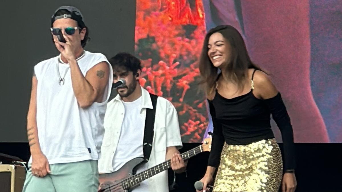 ANA GUERRA Y COTI | Ana Guerra se cuela en los escenarios del festival  Jardín de las Delicias para presentar 'Canción de luto' junto a Coti