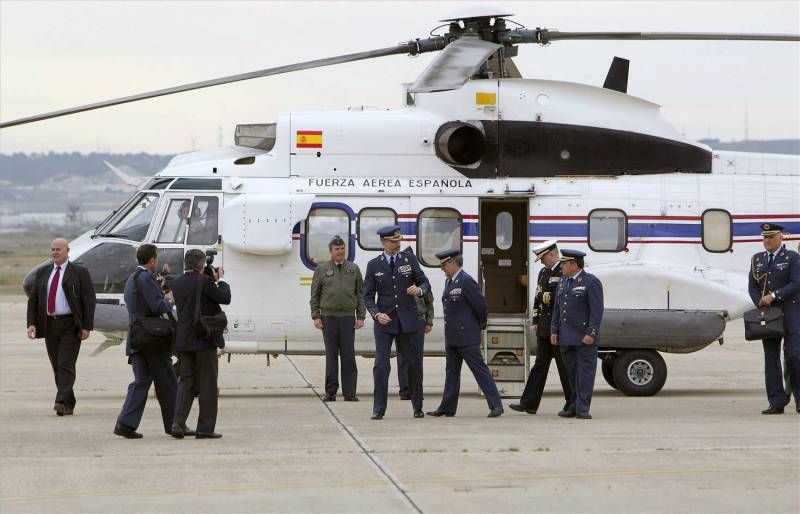 Fotogalería de la visita de Felipe VI a la Base Aérea de Zaragoza