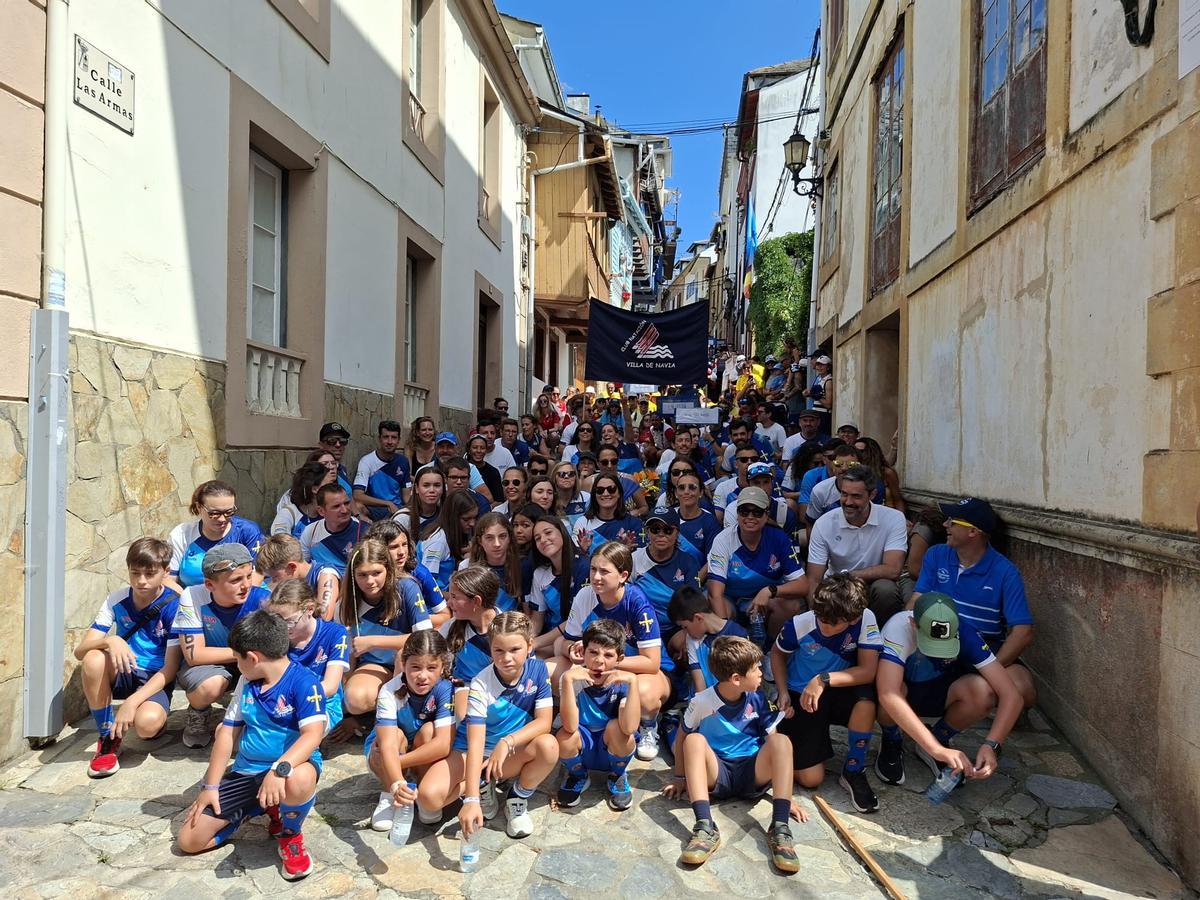 En imágenes: Los nadadores toman las calles de Navia en un ambiente "espectacular" En imágenes: Los nadadores toman las calles de Navia en un ambiente "espectacular"