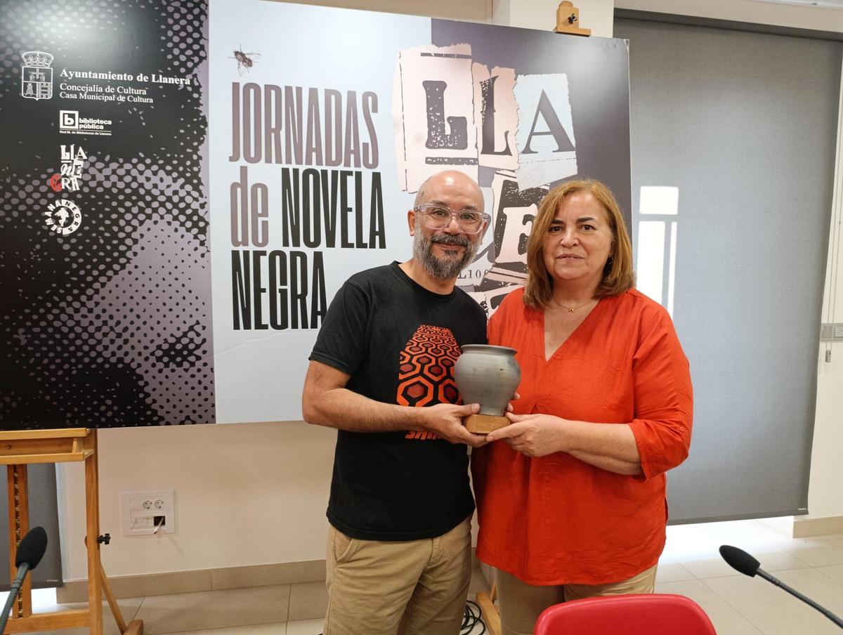 Las historias de no ficción toman "Llanegra"