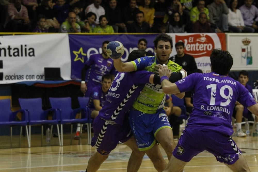 MMT Seguros - Balonmano Torrelavega