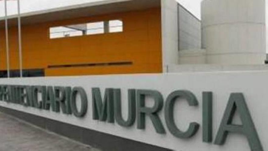 La dirección del centro penitenciario Murcia II, en Campos del Río, está bajo la lupa de los juzgados.