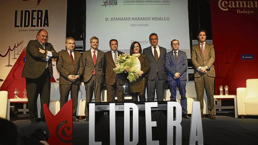 La Cámara de Comercio de Badajoz otorga a Atanasio Naranjo el Premio Lidera