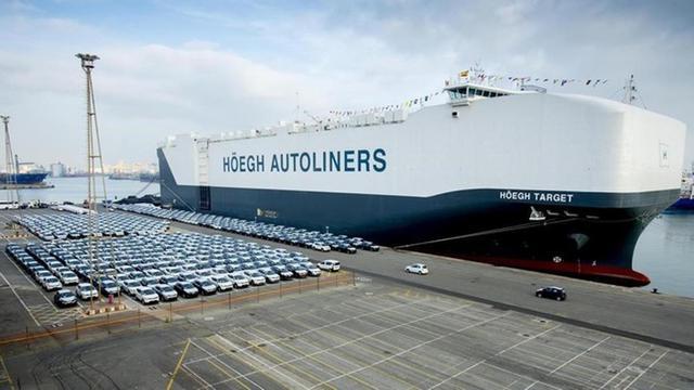 BARCO HOEGH TARGET   EL MAS GRANDE DEL MUNDO DE TRANSPORTE DE VEHICULOS