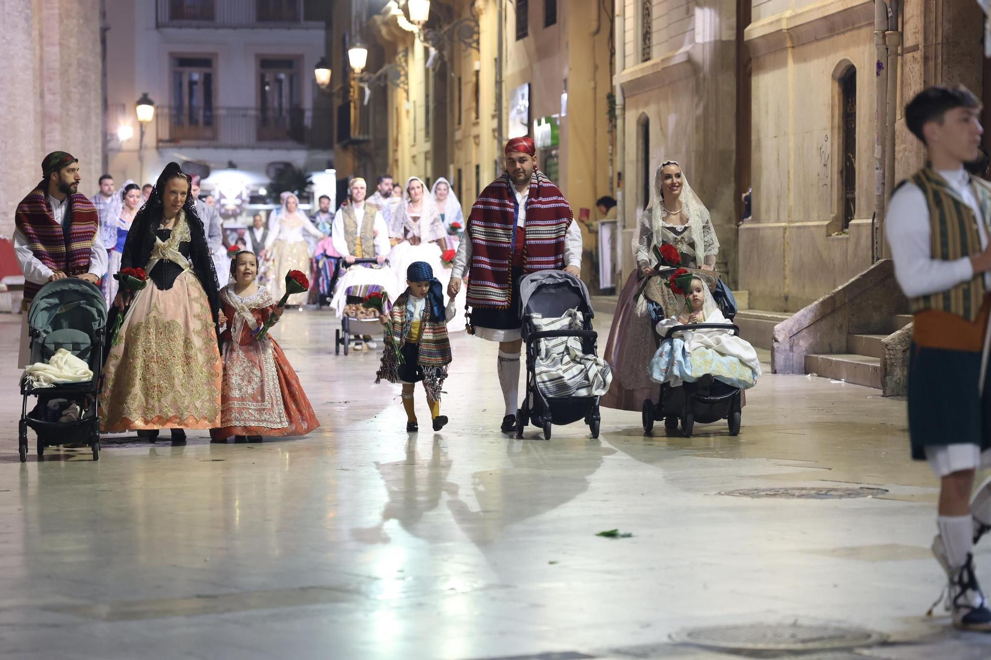 Ofrenda día 18. Calle San Vicente (23:00/24:00)