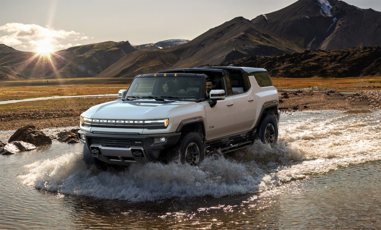 Después del pick-up, Hummer presenta un SUV eléctrico que llegará en 2023