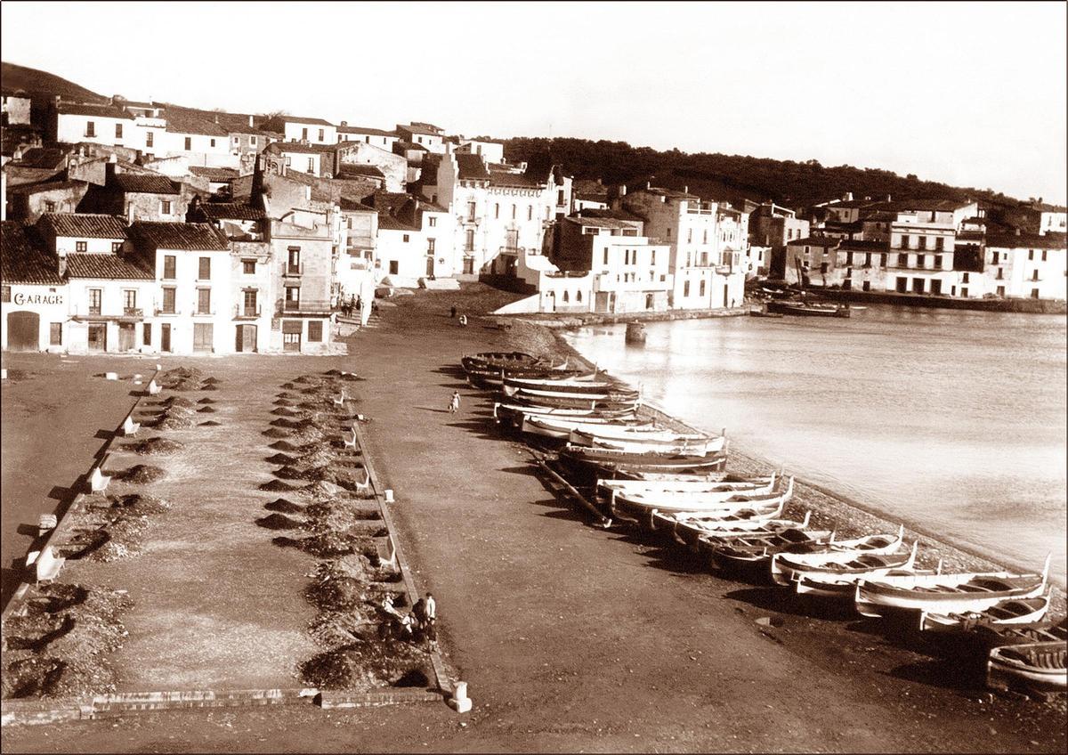 Preparant una nova plantada d’arbres al passeig, any 1904.