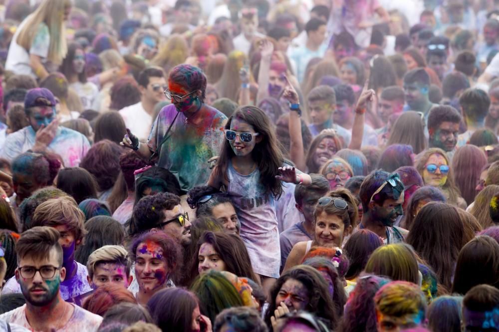 Holi Party en el Niemeyer