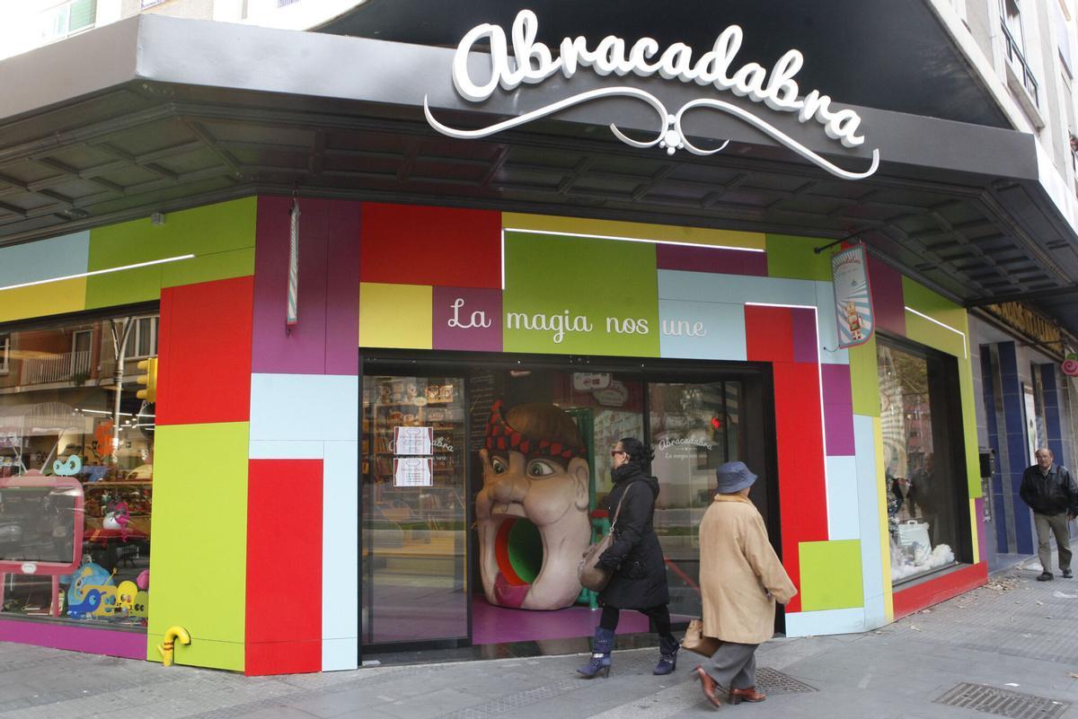 Fachada de Juguetes Abracadabra, en la Gran Vía de Zaragoza