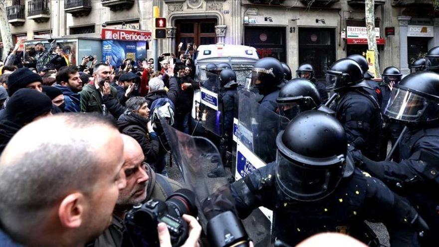 Identificado un &#039;mosso&#039; en la protesta ante la Delegación del Gobierno